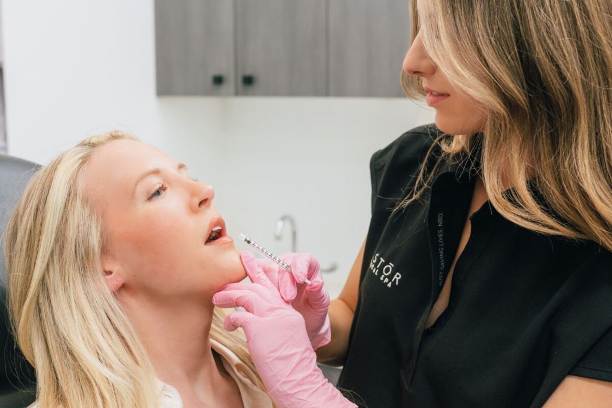 Not Wild About Your Profile? Tips for Sculpting your Jawline (Without Surgery)!